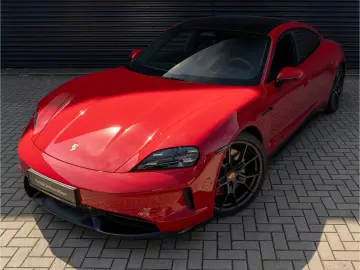 Porsche Taycan GTS Inno Drive HD-Matrix 21 RS Spy