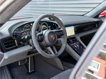 Porsche Taycan GTS Inno Drive HD-Matrix 21 RS Spy