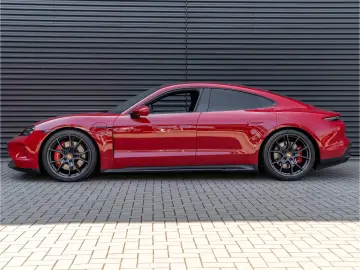 Porsche Taycan GTS Inno Drive HD-Matrix 21 RS Spy