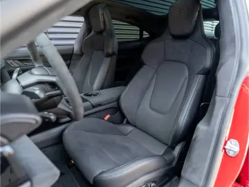 Porsche Taycan GTS Inno Drive HD-Matrix 21 RS Spy