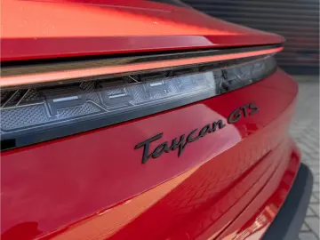 Porsche Taycan GTS Inno Drive HD-Matrix 21 RS Spy