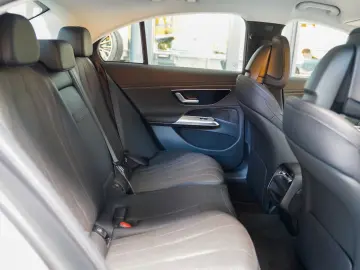 MERCEDES-BENZ E 300 de 4M AVANTGARDE DISTRONIC KEYLE…