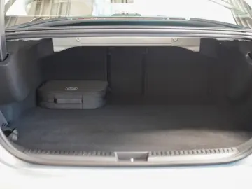 MERCEDES-BENZ E 300 de 4M AVANTGARDE DISTRONIC KEYLE…