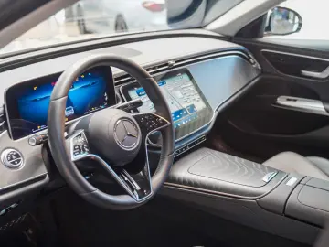 MERCEDES-BENZ E 300 de 4M AVANTGARDE DISTRONIC KEYLE…