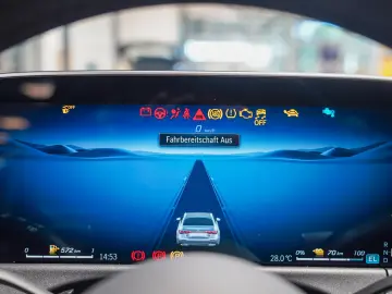 MERCEDES-BENZ E 300 de 4M AVANTGARDE DISTRONIC KEYLE…