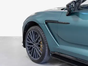 ASTON MARTIN DBX 707 -Satin Racing Green-
