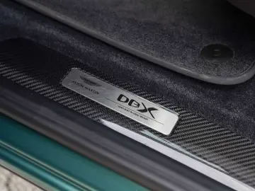 ASTON MARTIN DBX 707 -Satin Racing Green-