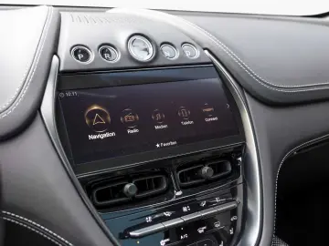 ASTON MARTIN DBX 707 -Satin Racing Green-