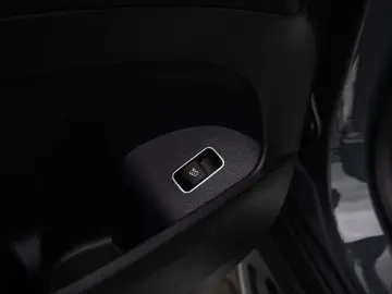 MERCEDES-BENZ GLE 450 Coupé d 4MATIC AMG Line Head-u…
