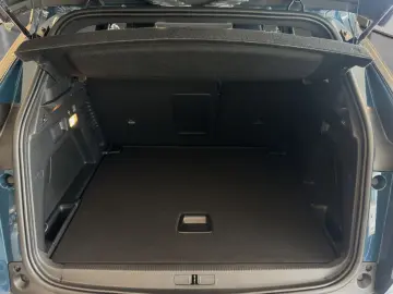 PEUGEOT 3008 Allure Pack 1.2 130 EAT8 PT PDC RFK SHZ LED