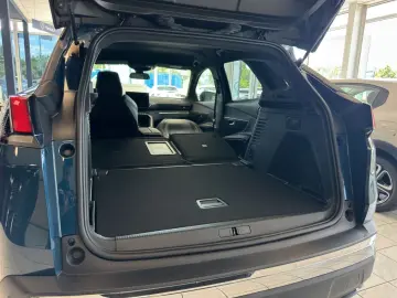 PEUGEOT 3008 Allure Pack 1.2 130 EAT8 PT PDC RFK SHZ LED