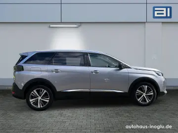 PEUGEOT 5008 1.5 Blue-HDI FAP Allure Pack AT 7-Si Navi R