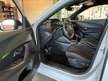 PEUGEOT 2008 Active 1 2 PURETECH