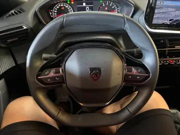 PEUGEOT 2008 Active 1 2 PURETECH