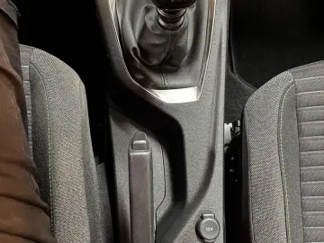 PEUGEOT 2008 Active 1 2 PURETECH