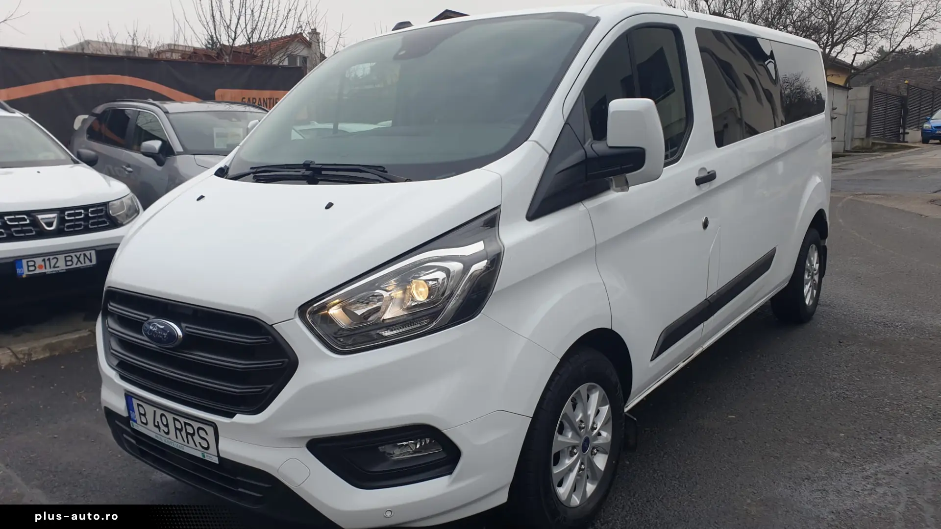 Ford Transit Custom 2022 L2H1 Trend – 9 Locuri (Model Lung)
