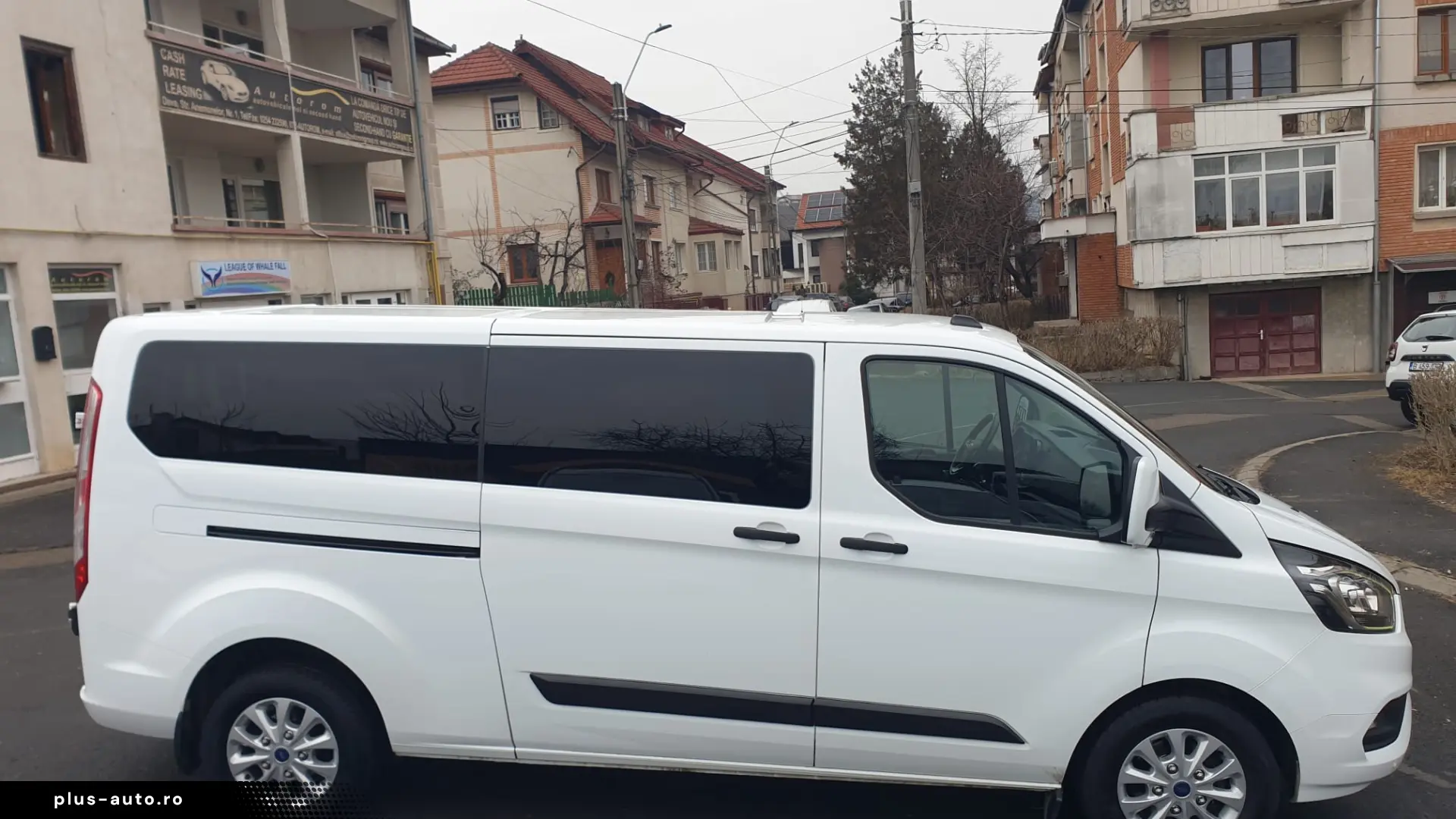 Ford Transit Custom 2022 L2H1 Trend – 9 Locuri (Model Lung)