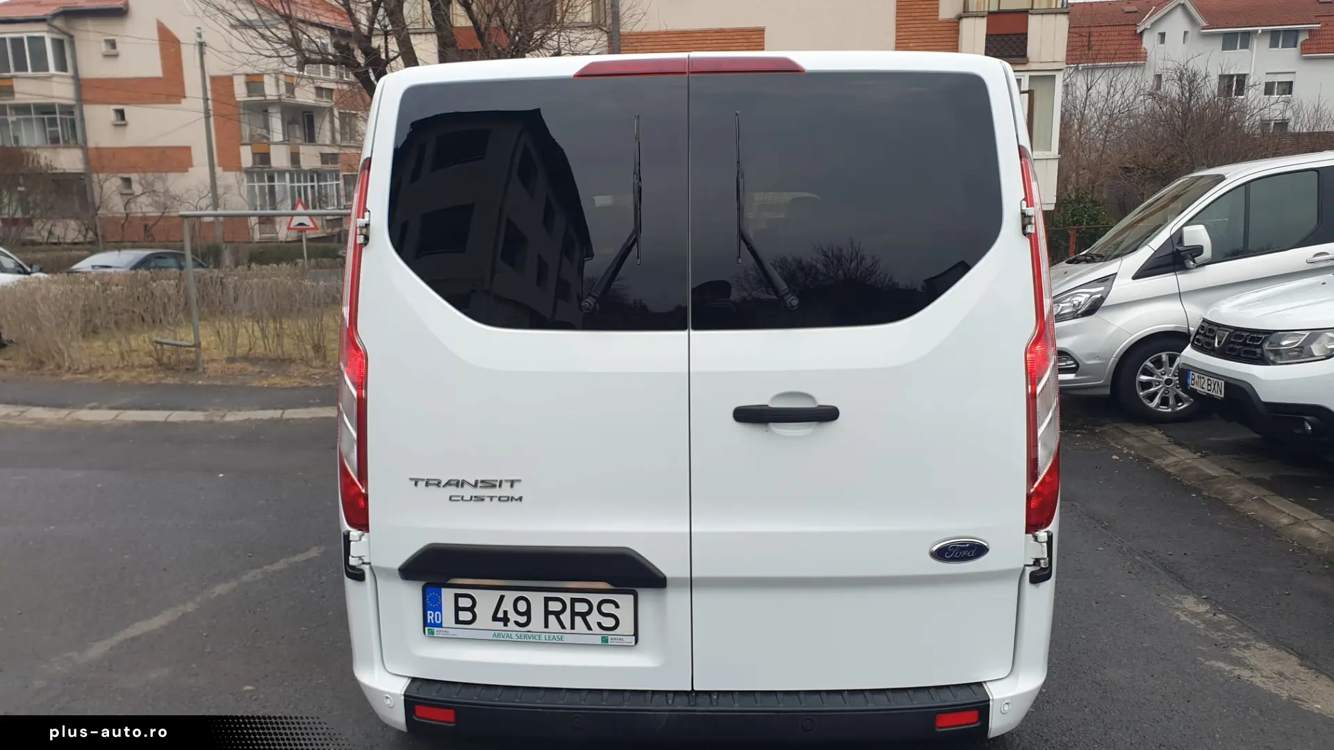 Ford Transit Custom 2022 L2H1 Trend – 9 Locuri (Model Lung)