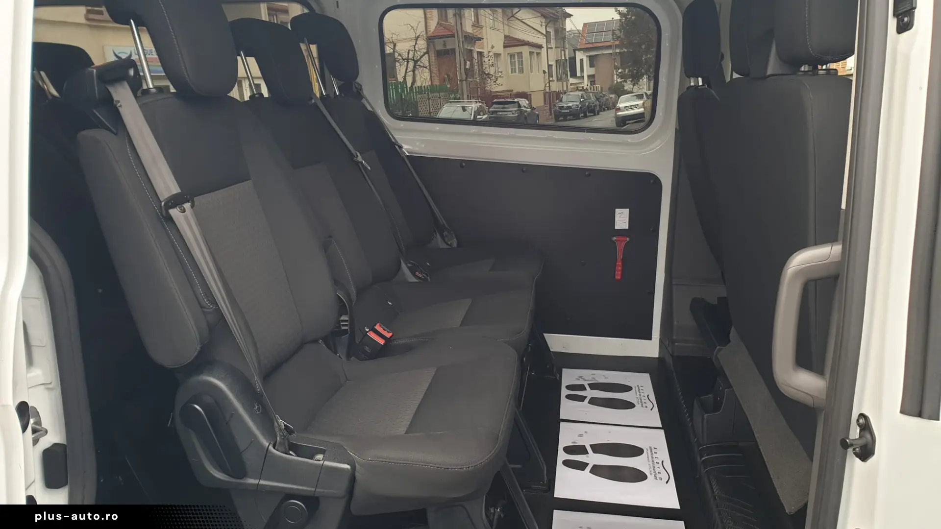 Ford Transit Custom 2022 L2H1 Trend – 9 Locuri (Model Lung)