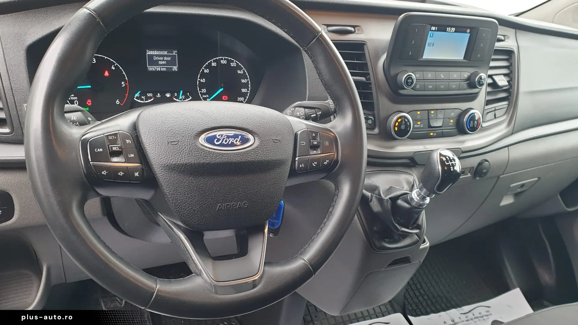 Ford Transit Custom 2022 L2H1 Trend – 9 Locuri (Model Lung)