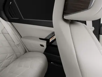 BMW 750e xDrive Limousine M Sportpaket DAB AHK