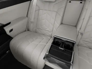 BMW 750e xDrive Limousine M Sportpaket DAB AHK