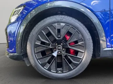Audi Q8 55 e-tron qu. S line Matrix B&O Pano HuD AHK