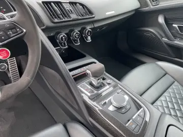Audi R8 Spyder V10 perf. qu. Laser B&O Camera Ceramic