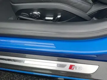 Audi R8 Spyder V10 perf. qu. Laser B&O Camera Ceramic