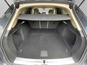 Audi A4 Avant 40 TDI quattro LED PDC  Navi Leder