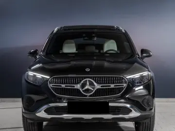 Mercedes-Benz GLC 300 e 4MATIC Avantgarde Pano