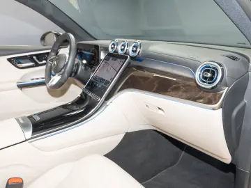 Mercedes-Benz GLC 300 e 4MATIC Avantgarde Pano