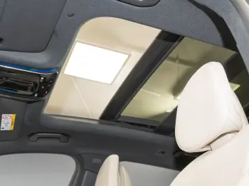 Mercedes-Benz GLC 300 e 4MATIC Avantgarde Pano