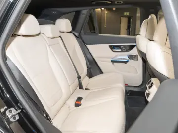 Mercedes-Benz GLC 300 e 4MATIC Avantgarde Pano