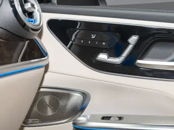 Mercedes-Benz GLC 300 e 4MATIC Avantgarde Pano