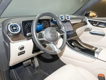 Mercedes-Benz GLC 300 e 4MATIC Avantgarde Pano