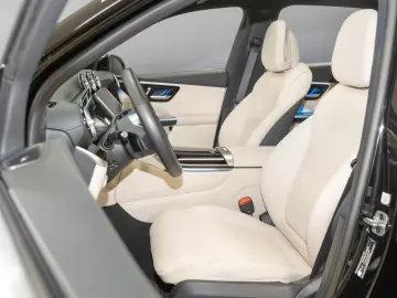 Mercedes-Benz GLC 300 e 4MATIC Avantgarde Pano