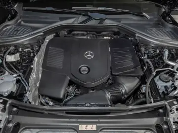 Mercedes-Benz GLC 300 e 4MATIC Avantgarde Pano