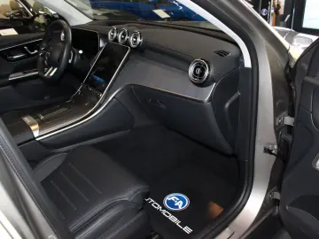 MERCEDES-BENZ GLC 200 4Matic AMG Line Pano Burmester…