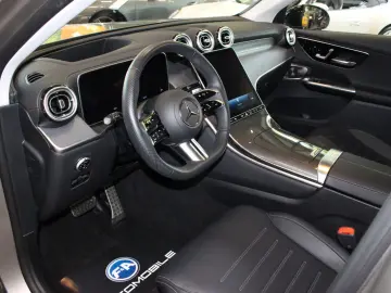 MERCEDES-BENZ GLC 200 4Matic AMG Line Pano Burmester…