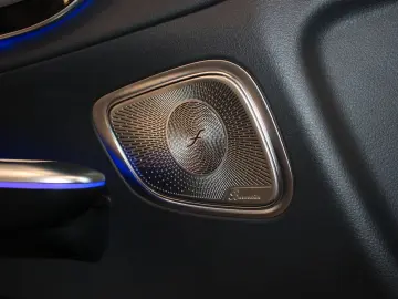 MERCEDES-BENZ GLC 200 4Matic AMG Line Pano Burmester…
