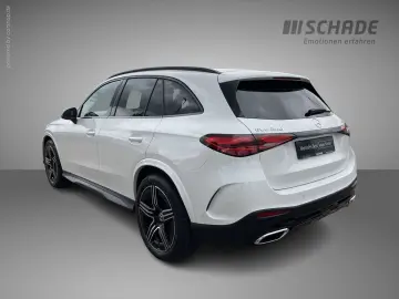 MERCEDES-BENZ GLC 200 4M AMG Line Panorama Night AHK…