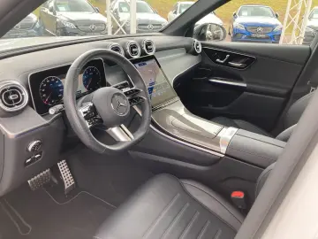 MERCEDES-BENZ GLC 200 4M AMG Line Panorama Night AHK…