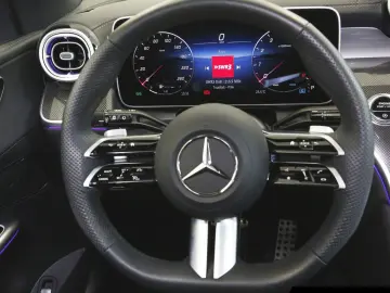 MERCEDES-BENZ GLC 200 4MATIC AMG Line Night AHK Totw. 360