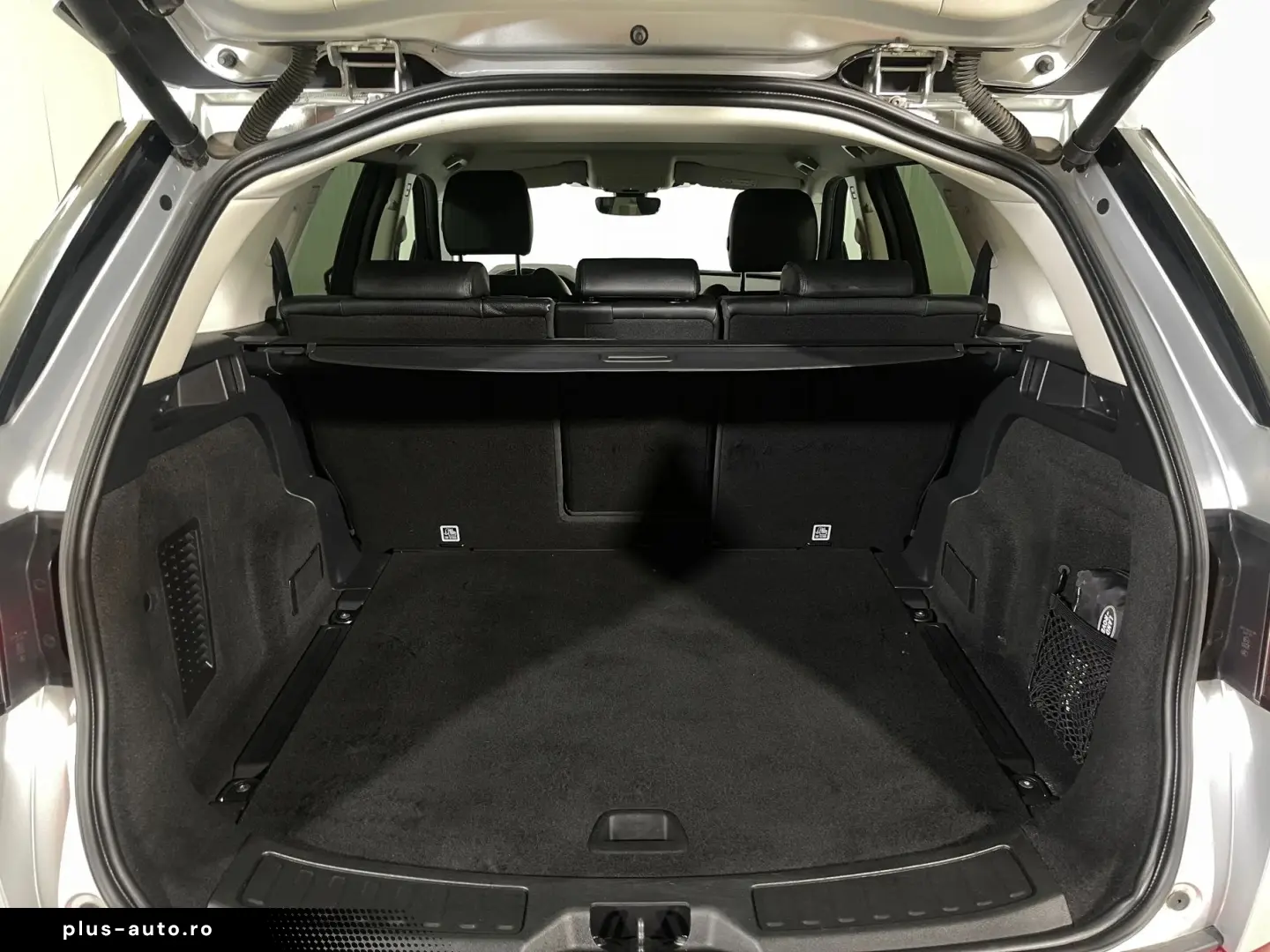 Land-Rover Discovery-Sport