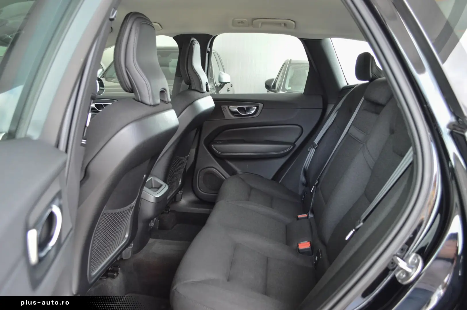 2022 Volvo XC-60 B4 D AWD 2.0 D Automatic   RATE FIXE  TVA D