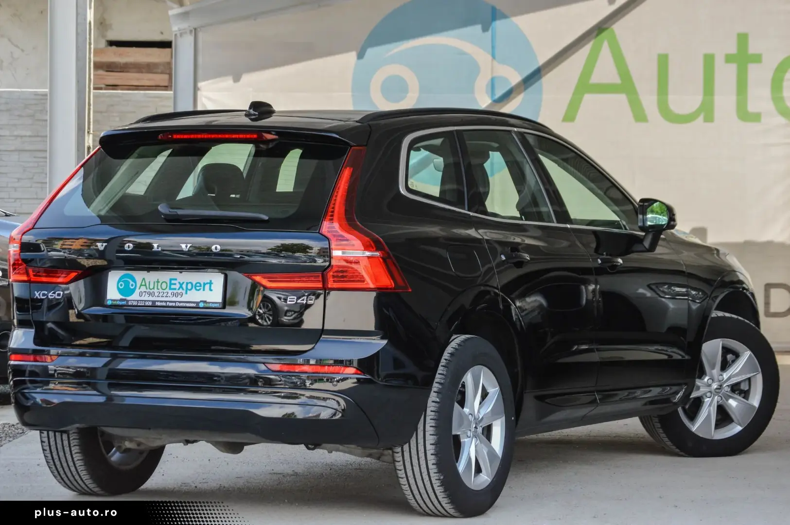 2022 Volvo XC-60 B4 D AWD 2.0 D Automatic   RATE FIXE  TVA D
