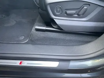 AUDI SQ8 4.0 TFSI qu. Matrix B&O Pano HuD AHK 360