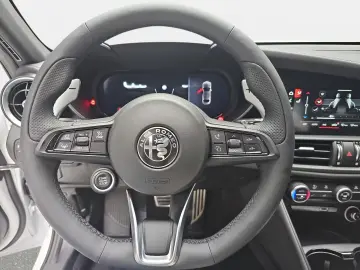 Alfa Romeo VELOCE PANORAMA TECHNOLOGIE PAKET PREMIUM AUDIO