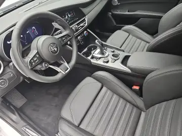 Alfa Romeo VELOCE PANORAMA TECHNOLOGIE PAKET PREMIUM AUDIO